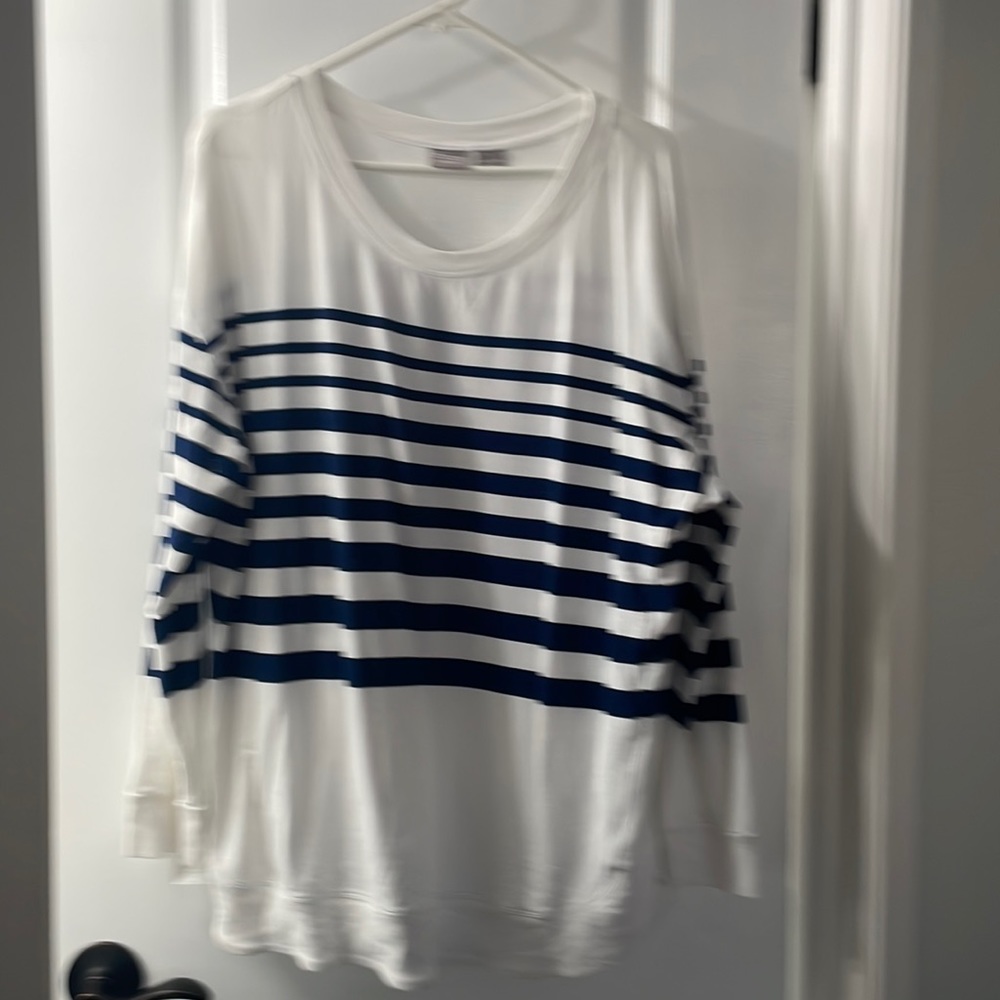 Chicos a sweatshirt Top 16/18 xxl